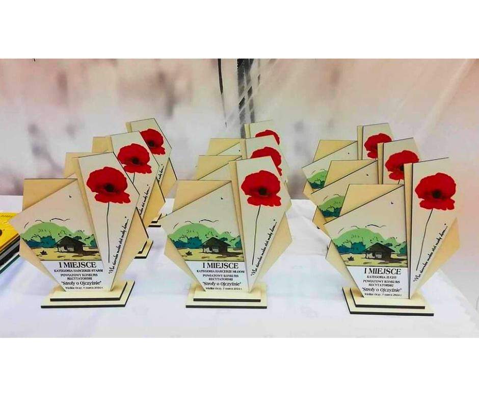 Statuetka drewniana warstwowa wzór 5 konkursowa 26cm 3