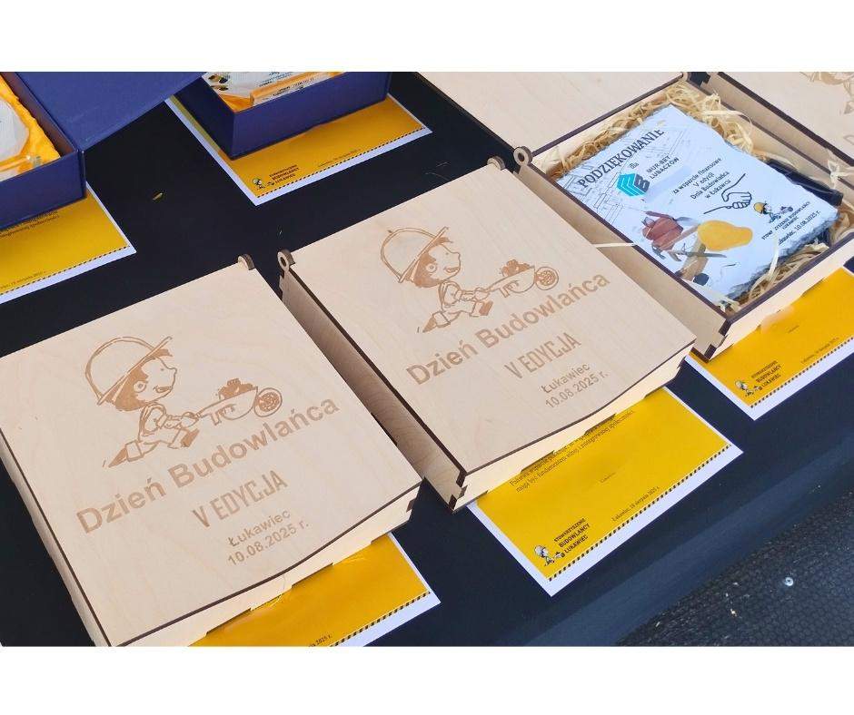 Podziękowanie na kamieniu (fotogranit) + skrzyneczka drewniana z grawerem 5